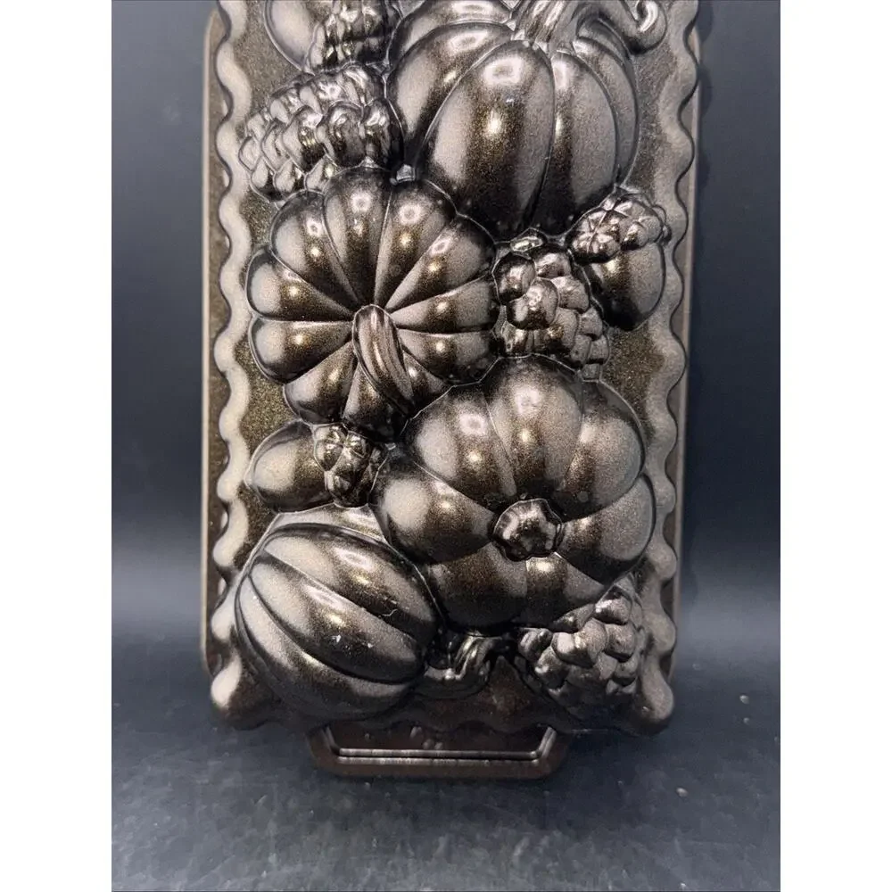 Nordic Ware Harvest Bounty Loaf Pan Cast Aluminum 6 Cup Pumpkin Bread Mold US